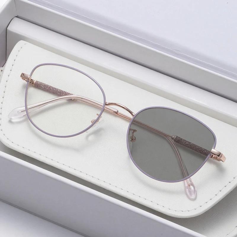 New Stylish Metal Frame Photochromic Women's Myopia Glasses Ultra Light Neutral Display White Anti Blue Light Glasses Quality