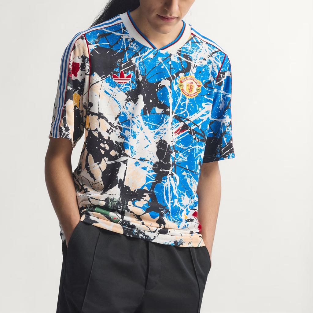 Adidas Оригинал Манчестер Юнайтед Stone Roses Приталенная футболка для футбола с V-образным вырезом в полоску с коротким рукавом Мужская одежда JZ7098