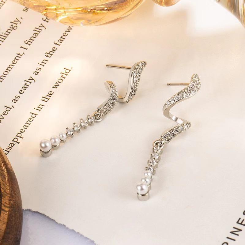 Элегантные длинные серьги-гвоздики женские уникальные спиральные супер-блестящие украшения простые модные серьги с жемчужной кисточкой