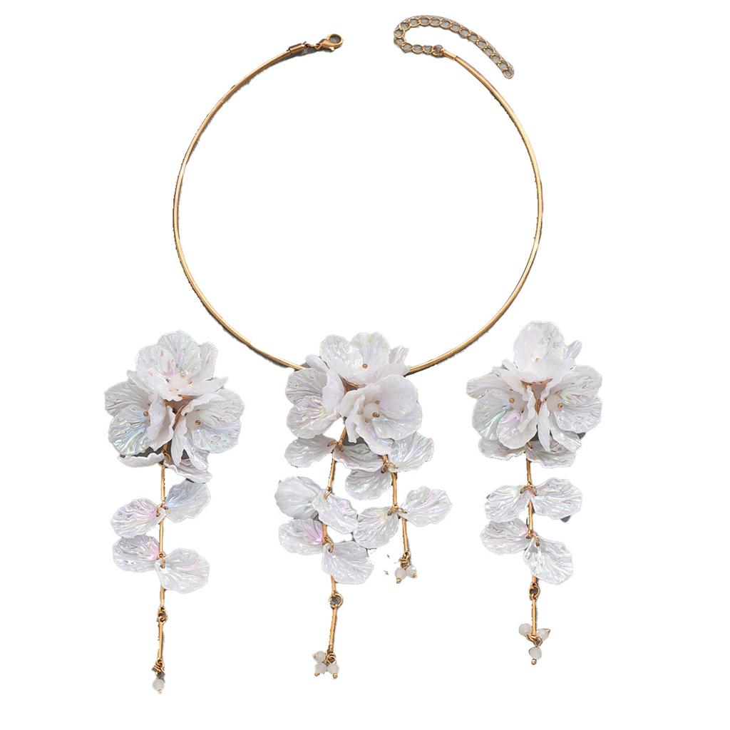 Элегантный набор ожерелья и серег-подвесок с цветочным дизайном, портативные украшения для женщин, прочная комбинация сплава и смолы