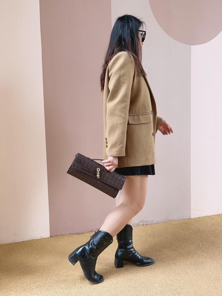 Женская сумка-багет ручной работы в стиле ретро 2024 года