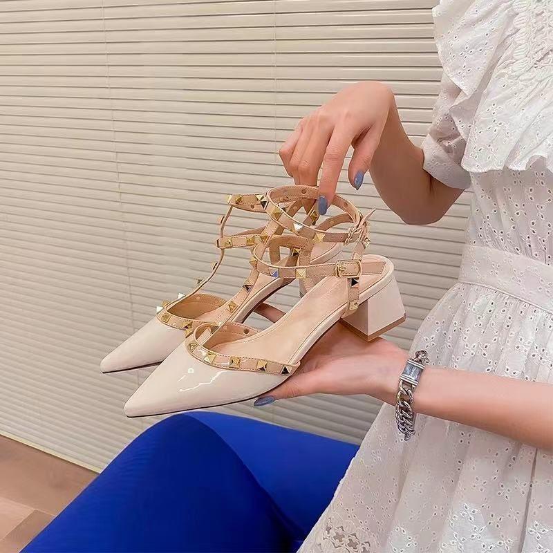 Женские летние 2024 римские сандалии с заклепками на толстом каблуке — стильные и уникальные