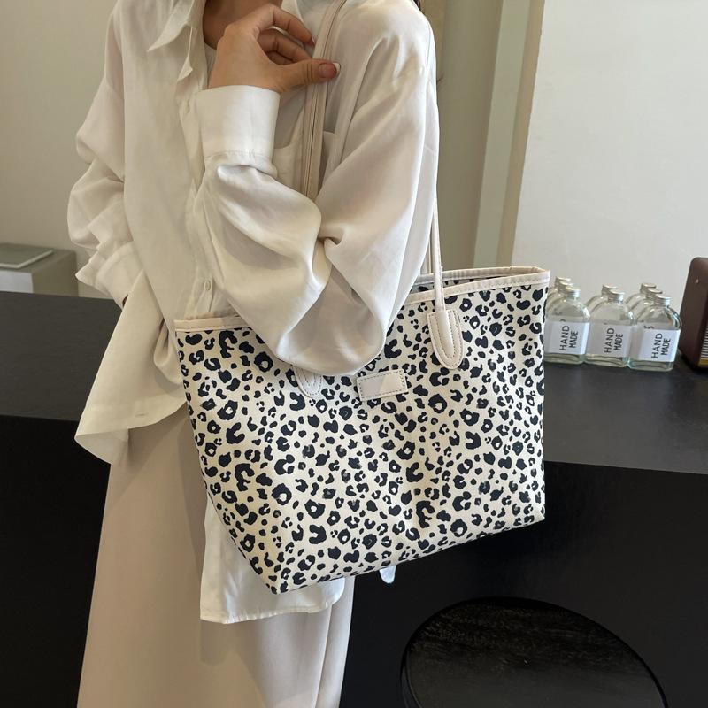 Leopard Print Bag Women's 2025 New Model, Popular This Year, Large-capacity Tote Bag, Foreign Style Splicing, Single Shoulder Class Commuter Bag