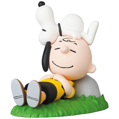 UDF Фигурка Сверхдетализации №681 PEANUTS СЕРИЯ 13 ДРЕМЛЮЩИЙ ЧАРЛИ БРАУН И СНУПИ Дремлющий Чарли Браун и Снупи Общая высота ок.. 87мм Немасштабный