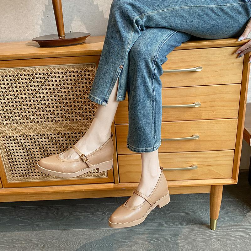 Женские летние туфли с внутренним усилением на платформе, белые, с острым носком, маленькие кожаные туфли