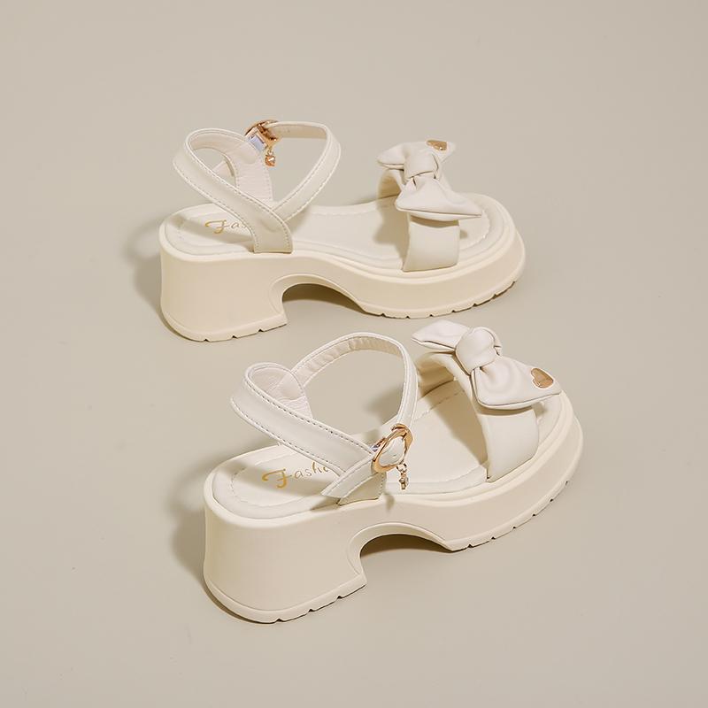 Модные сандалии на толстой подошве в сказочном стиле для женщин, для ношения летом 2024 года, новые толстые каблуки с модной пляжной обувью, высокие каблуки