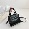 Chic Trendy Handbag Stylish Minimalist Crossbody Bag Vintage Unique Shoulder Bag For Women