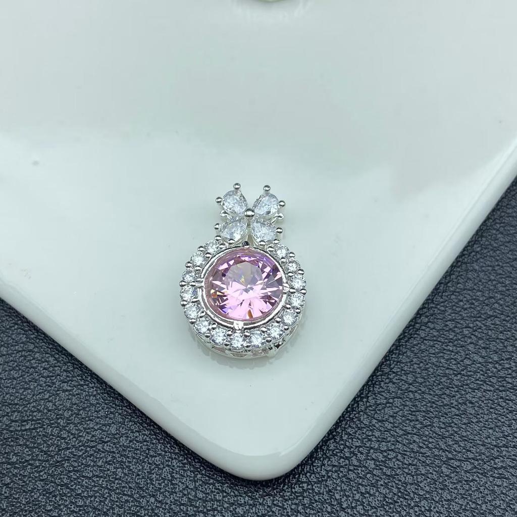 Four-Leaf Clover Magic Box Diamond Pendant: DIY Crystal Beading Jewelry Accessory with High Color Retention.