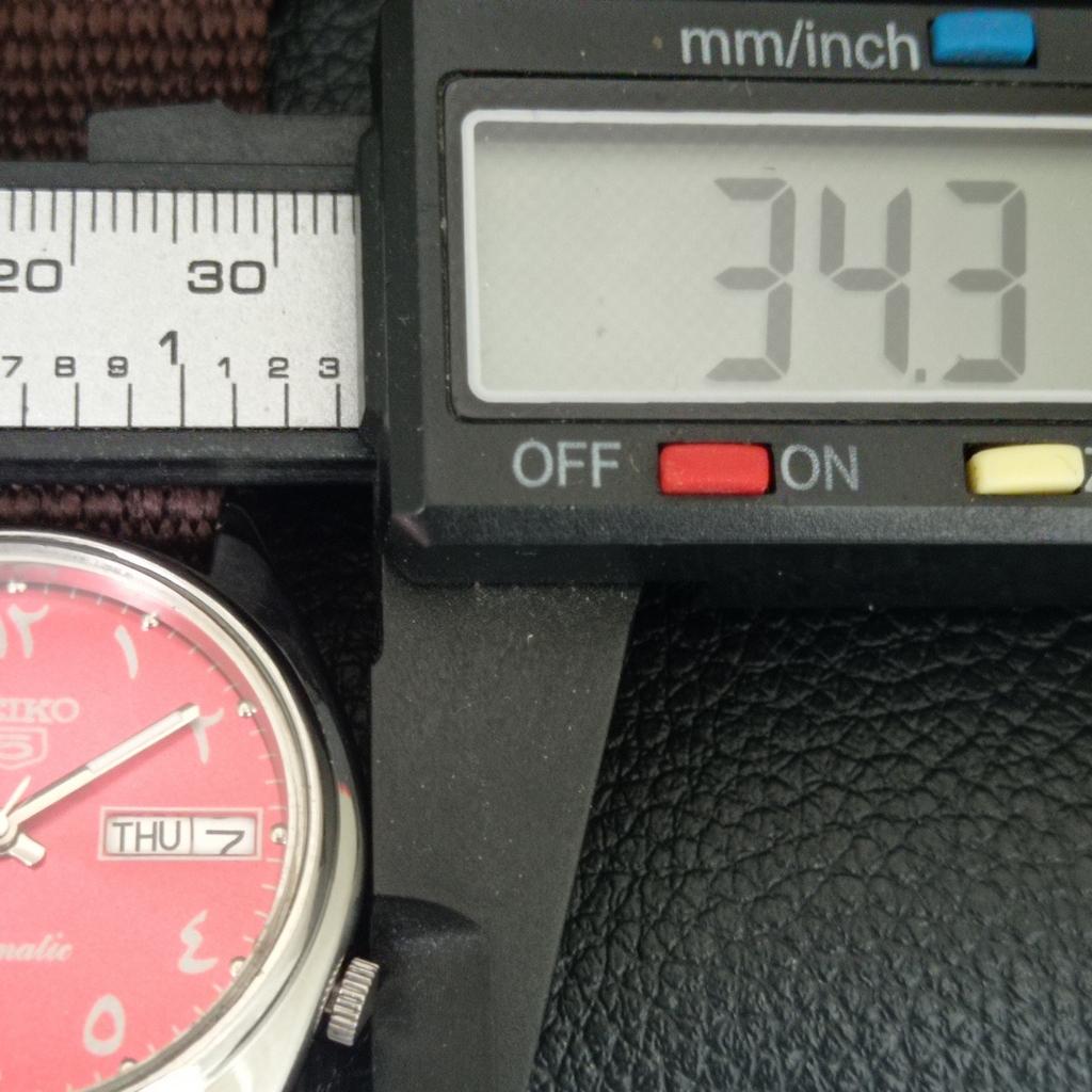 ЯПОНСКИЕ ВИНТАЖНЫЕ АВТОМАТИЧЕСКИЕ МУЖСКИЕ ЧАСЫ SEIKO 5 7S26A С КРАСНЫМ ЦИФЕРБЛАТОМ a707799-1