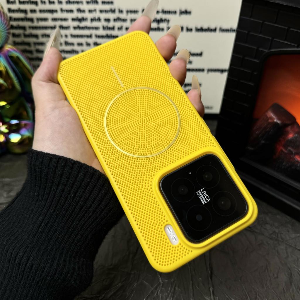 Рассеивающий тепло Пластиковый Жесткий Для Magsafe Чехол Для Xiaomi 15 14 Pro Мягкий Ударопрочный Конфетный Магнитный Беспроводная Зарядка Чехол