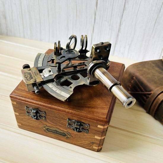 Морской латунный рабочий секстант, старинный морской навигационный инструмент в кожаном футляре, корабельный инструмент астролябии, навигационный секстант