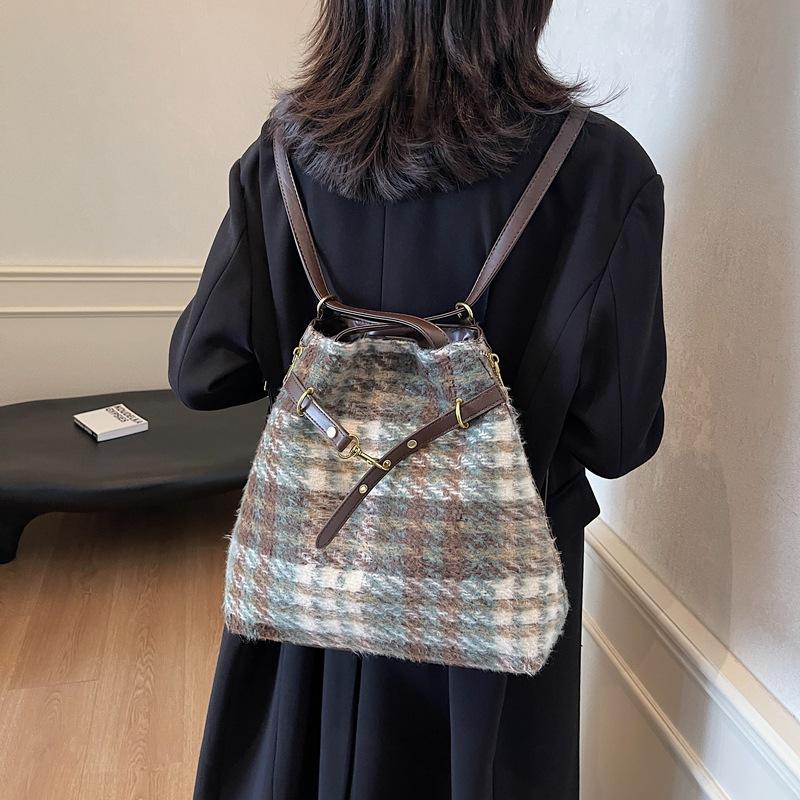 Woolen Plaid Large-capacity Bag Women's 2025 Autumn and Winter New Shoulder Bag Retro Texture Commuter Shoulder Bucket Bag