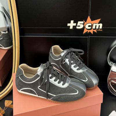 Внутреннее увеличение высоты на 5 см~ не устают ноги ретро немецкие тренировочные туфли женские 2025 осень новая повседневная спортивная обувь на мягкой подошве Forrest Gump