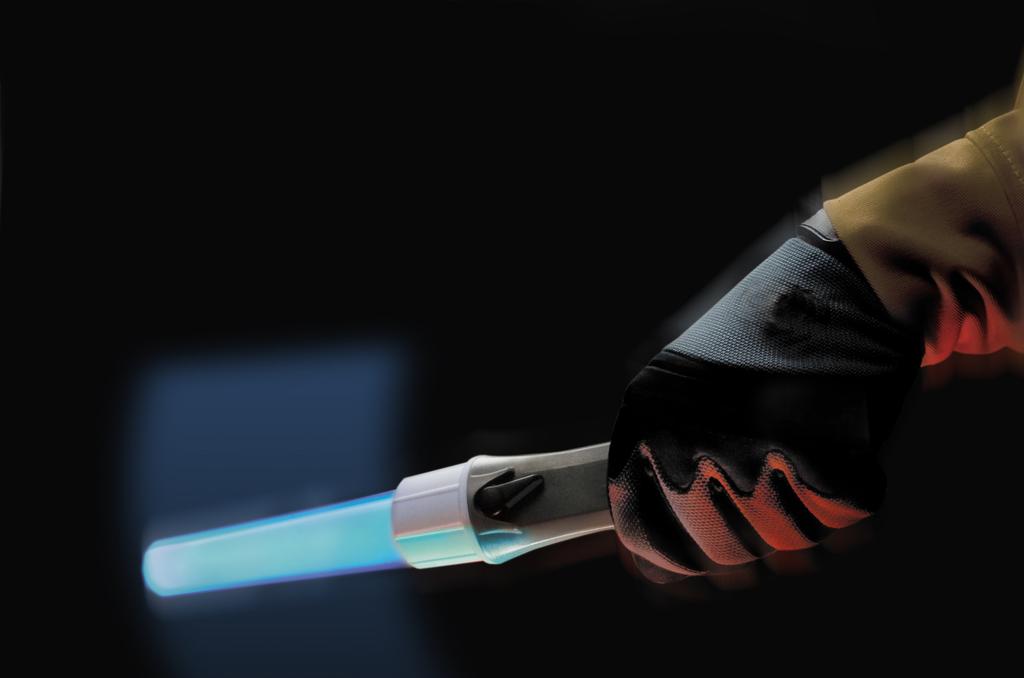 Фонарь Pelican 2490 Recoil LED с сигнальным конусом Фонарь Pelican Recoil LED с сигнальным конусом PL-2490