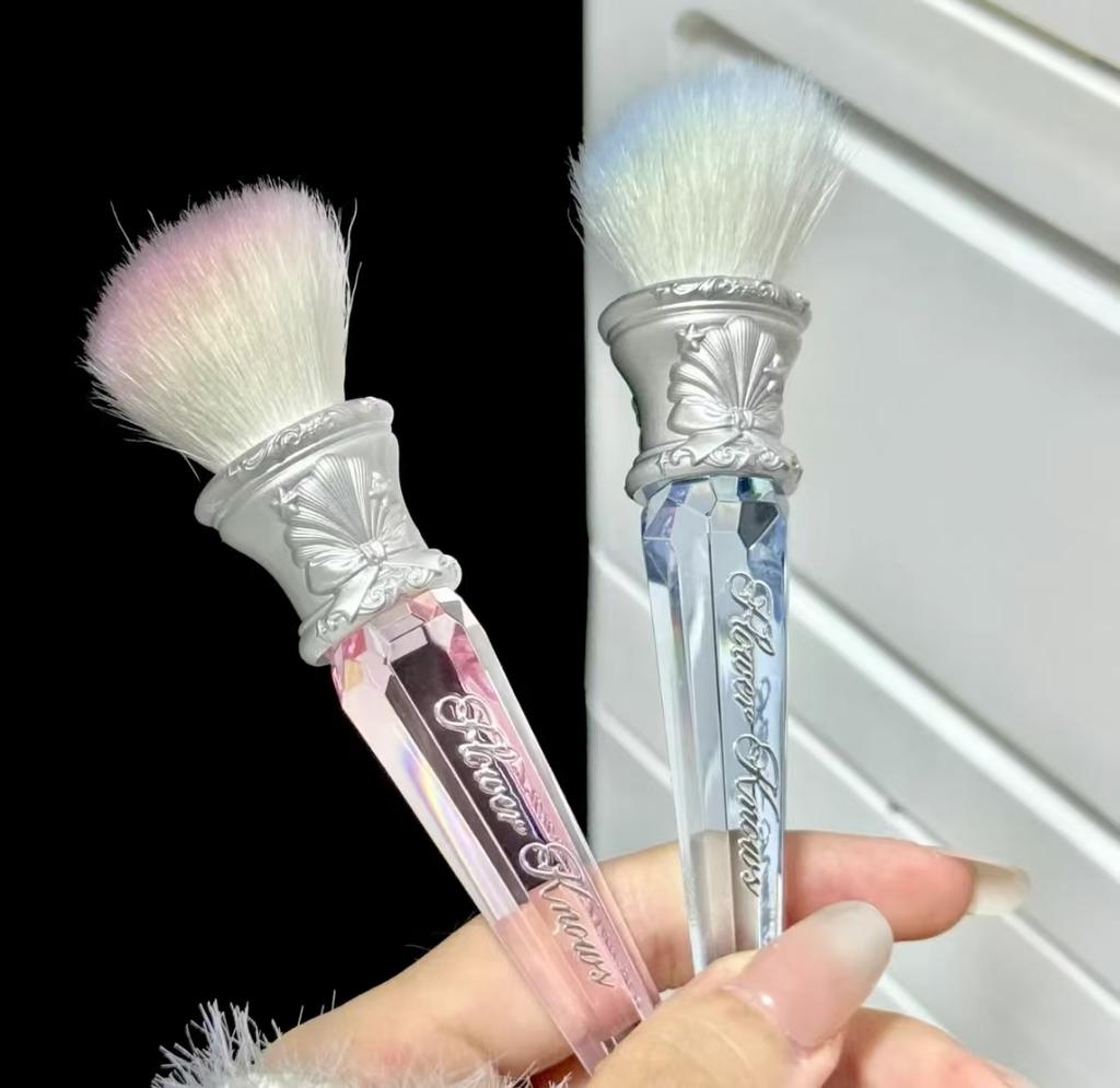 Кисть для румян Flower Knows Cosmetic, шерсть, для рассыпчатой пудры, портативная, для щек, тональной основы, румян, пушистая, уходовая, инструмент для макияжа