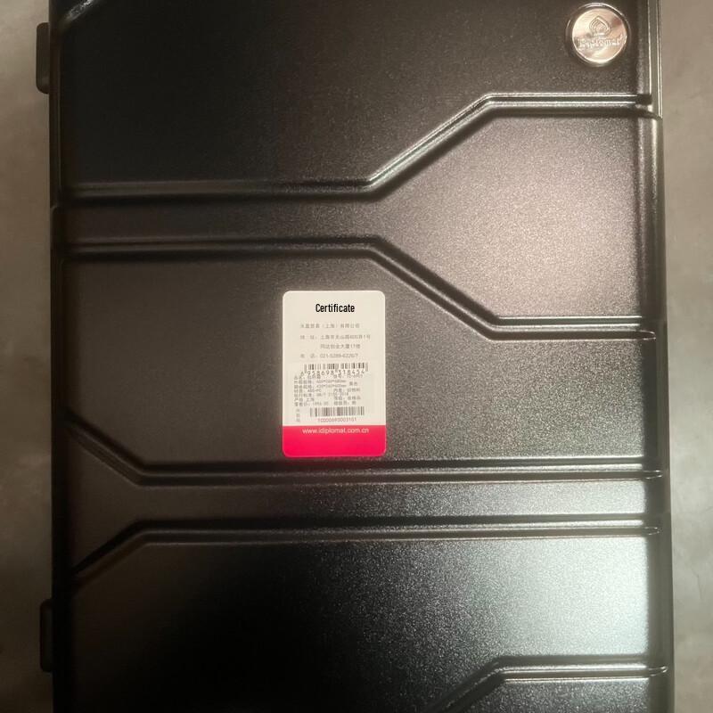 Жесткий чемодан Diplomat TC-6903
