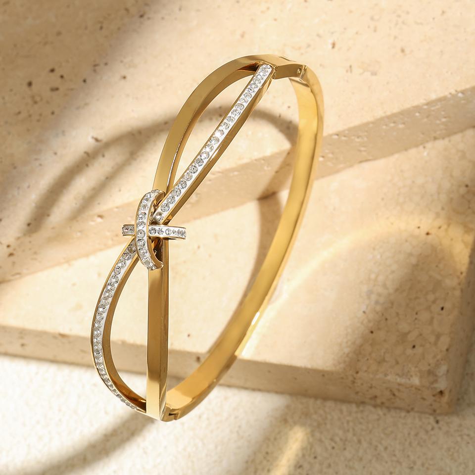 Европа и Соединенные Штаты Горячий браслет из нержавеющей стали с четырьмя листами клевера, счастливый браслет, модный женский браслет с гвоздем, золотые браслеты