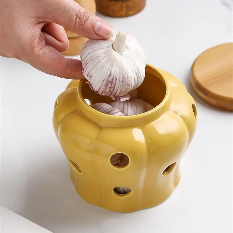 Hollowed Out Ceramic Storage Jar Ventilated Kitchen Container Pumpkin Canister For Garlic Ginger Chili Storage