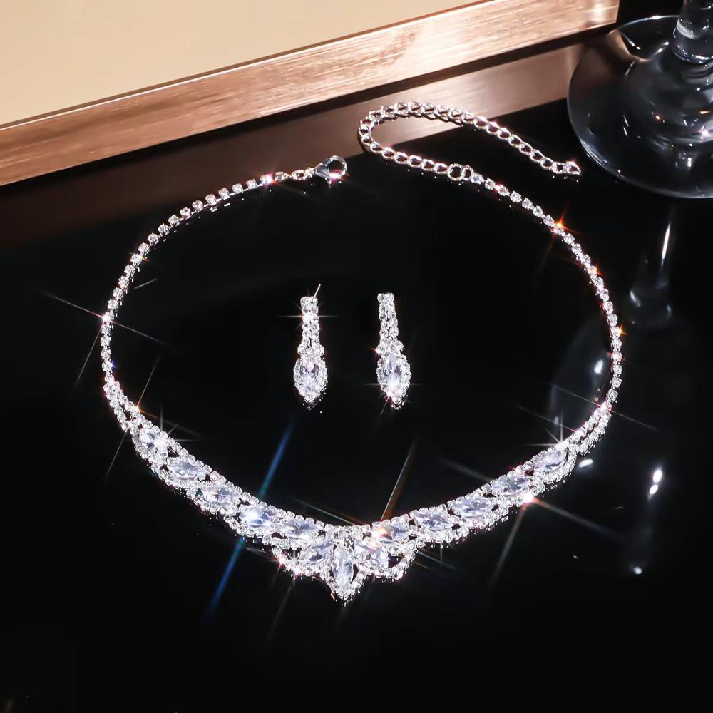 3Pcs U-Shaped Water Drop Pendant Necklace European Style Crystal Bride Jewelry Set Ladies Gift