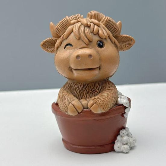 Статуэтка из смолы «Хайлендский скот», держащая рулон туалетной бумаги, для ванной, украшение для дома, офиса, десктопа