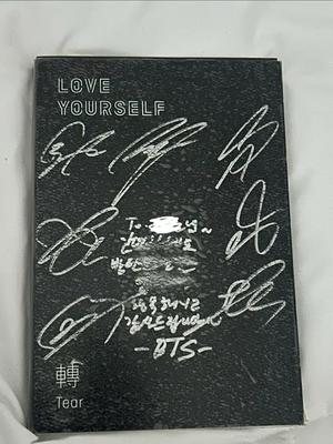 Альбом BTS Love Yourself Tear (с рукописной подписью)