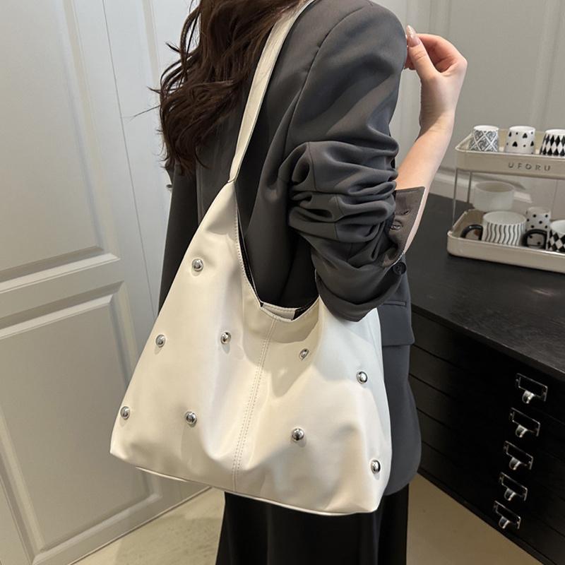 Панк Стиль Украшенная Двусторонняя Круглая Сумка-Ведро с Заклепками, Нишевая Роскошная Сумка, Шикарная Женская Подмышечная Сумка Большой Вместимости, Сумка на Плечо KTY