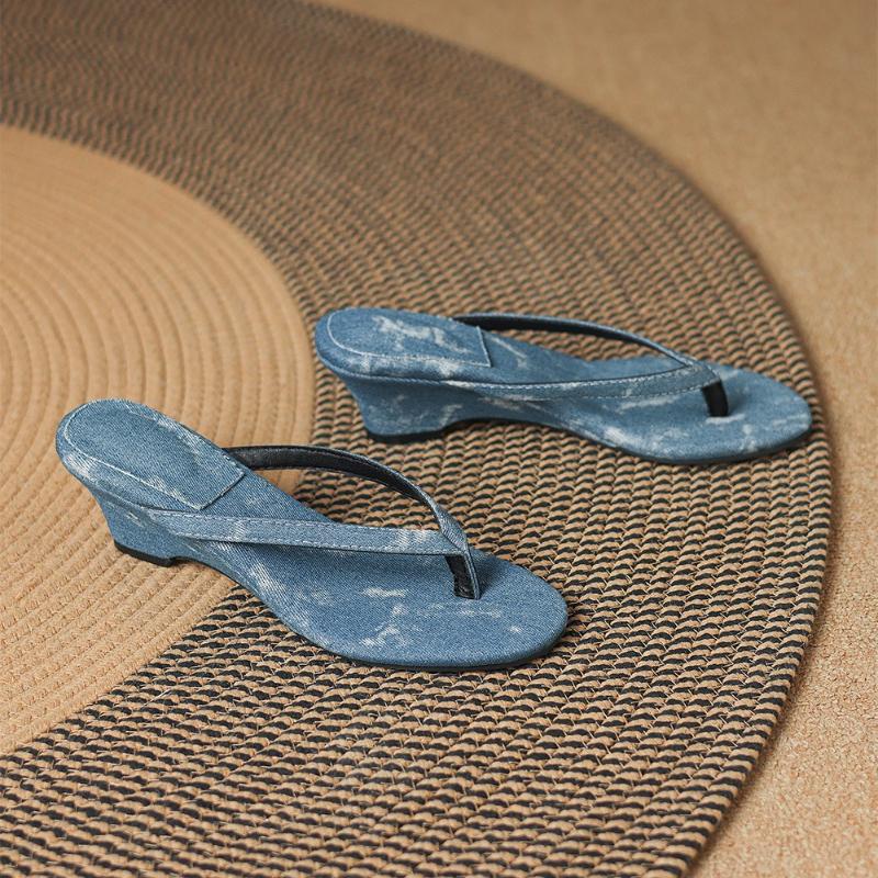 2026summer Sexy Open-toe Flip-flops Women's Slip-on Fashionable Mid-heel Sandals Comfortable Wedge Sandals Plus Size Selling