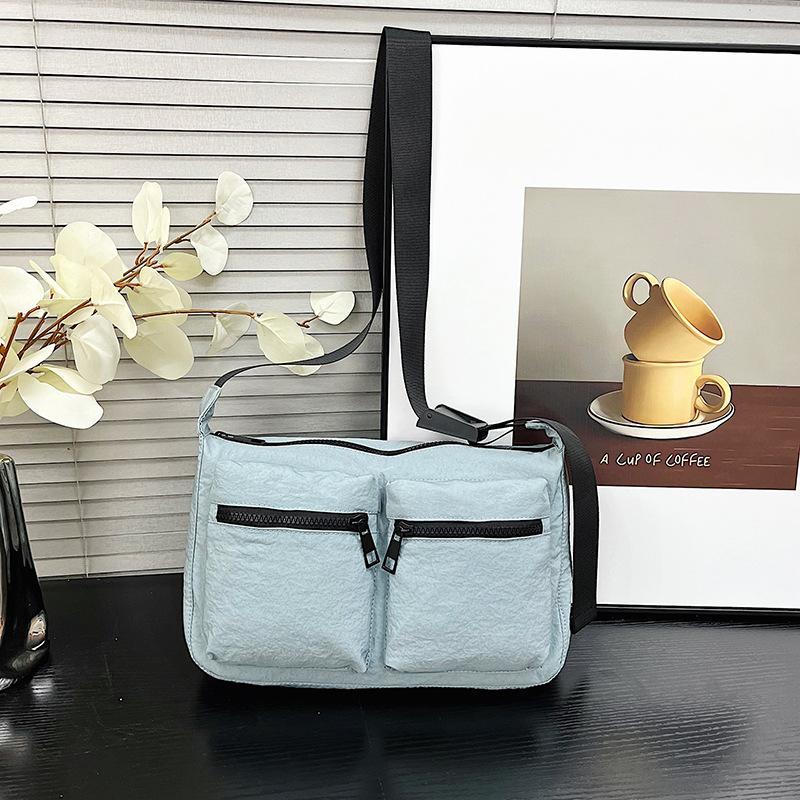 2025 new large-capacity nylon cloth lightweight shoulder bag daily leisure fashion simple messenger bag messenger bag bag bag