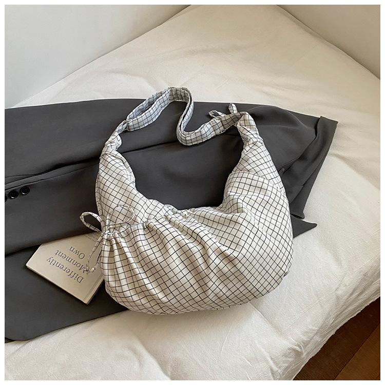 Холщовая сумка на шнурке 2025 осень и зима новая корейская ленивая сумка-пельмень в клетку для поездок на работу плечевая сумка-мессенджер женская сумка