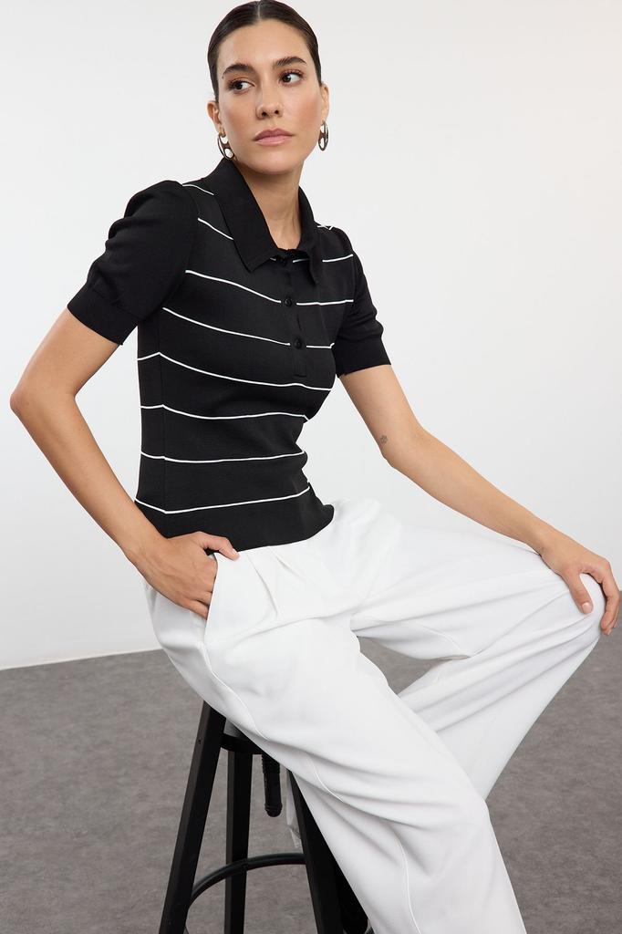 Женский свитер в элегантном стиле, черный трикотаж в полоску с вырезом поло