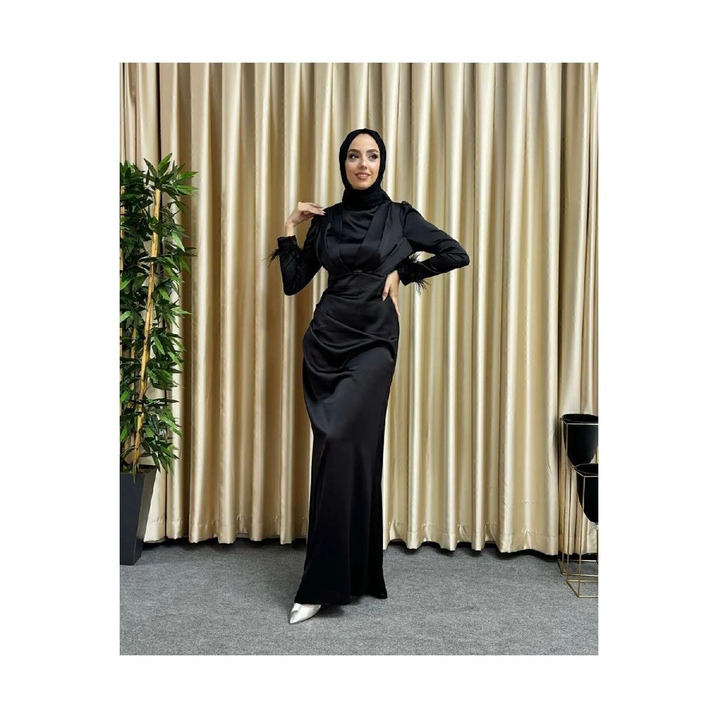 Атласное вечернее платье в хиджабе с рукавами и хвостом с кисточками