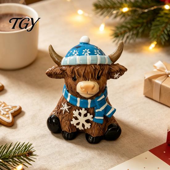 Animal Shape Ornament Winter Highland Cow Resin Figurine, Cattle Statue for Desk Decor, Home Office