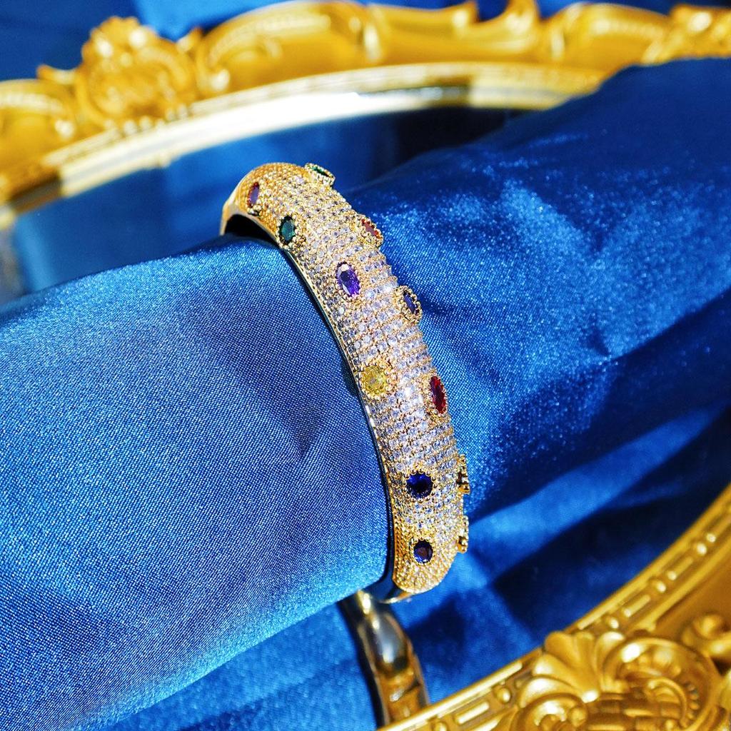 CMM Dubai Bride Европейский ретро Итальянский матовый ручной работы Золотой этнический стиль Западный цветной циркон Женский браслет Браслет-подвеска