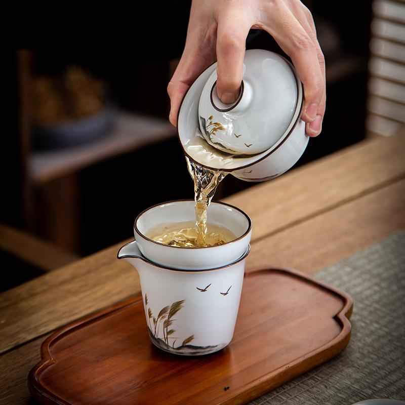 Guanyao Hongyan returns with ten kung fu tea sets, creative Guochao business activities with gifts for customers