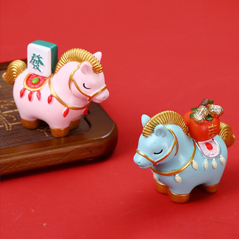 1 шт. Подарочное украшение Праздничный подарок Талисман Сувенирный подарок Украшение в виде лошади Креативное украшение из смолы Домашний декор