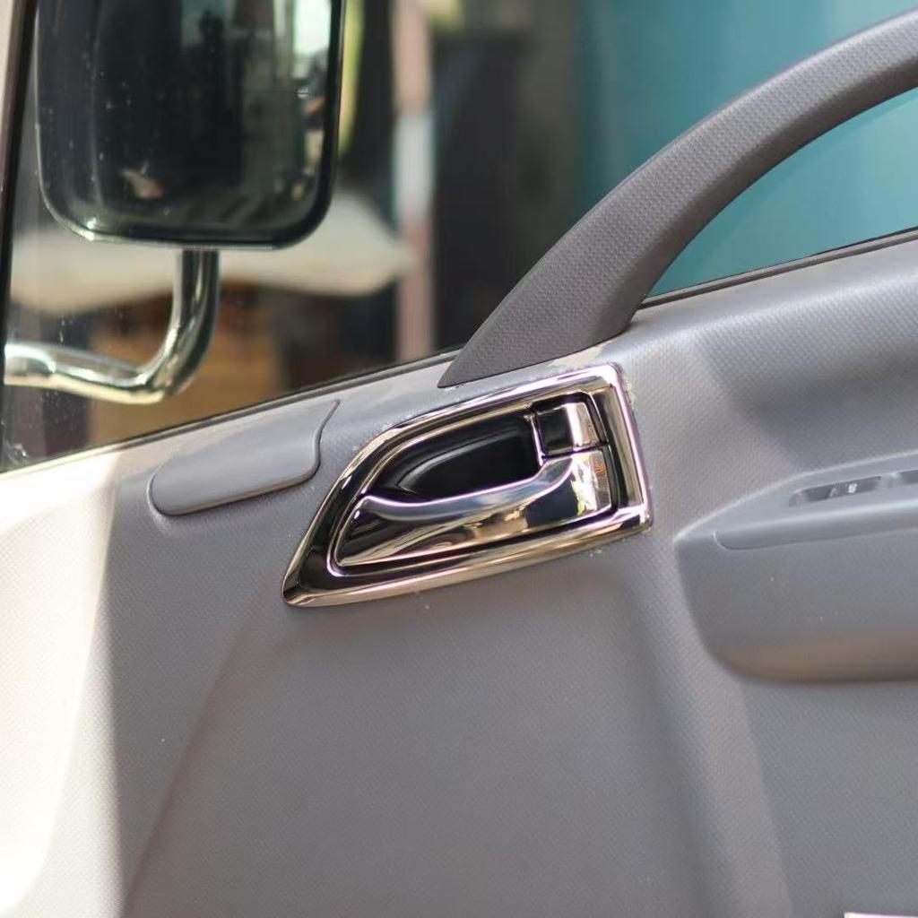 Chrome Inner Handles and Right for Isuzu 07 Elf Plated Parts (Left Set) Trucks, [Used]