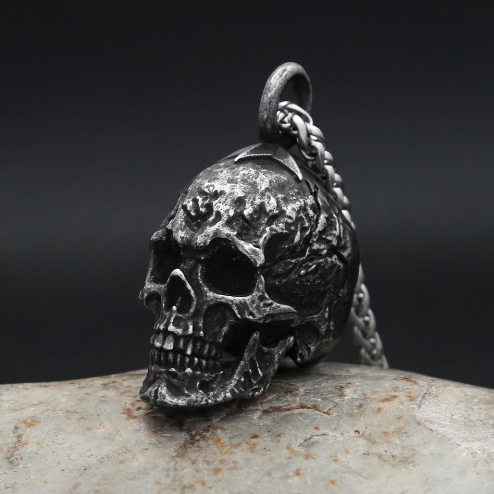Vintage Black Skull Pendant Necklace 316L Stainless Steel Hip Hop Biker Dark Skull Necklaces Male Party Jewelry Halloween Gifts