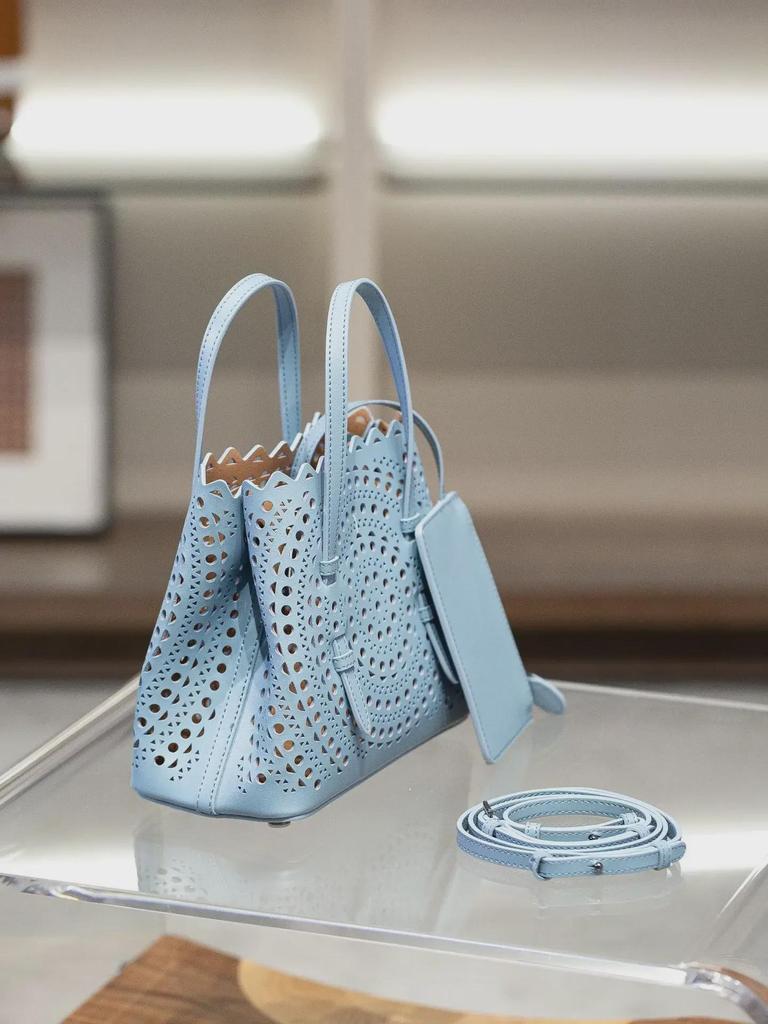 2024 Резная кожаная сумка-тоут: Mina женская сумка-мессенджер из коровьей кожи с одним плечом и полой корзиной