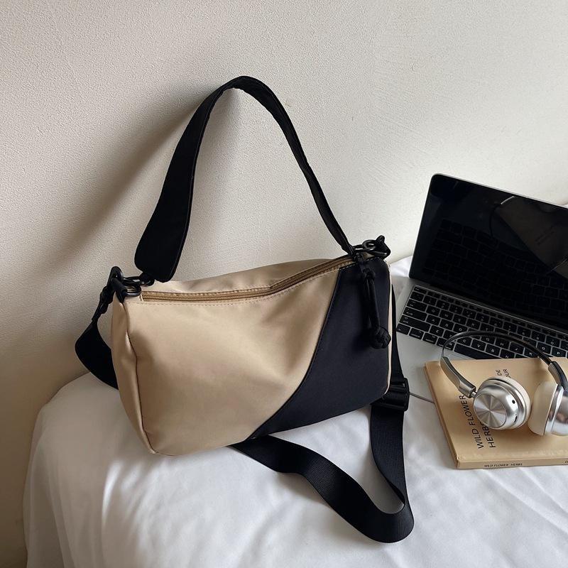 Contrasting color large-capacity fashion casual bag 2025 autumn new fashion Korean shoulder messenger bag pillow bag Korean version