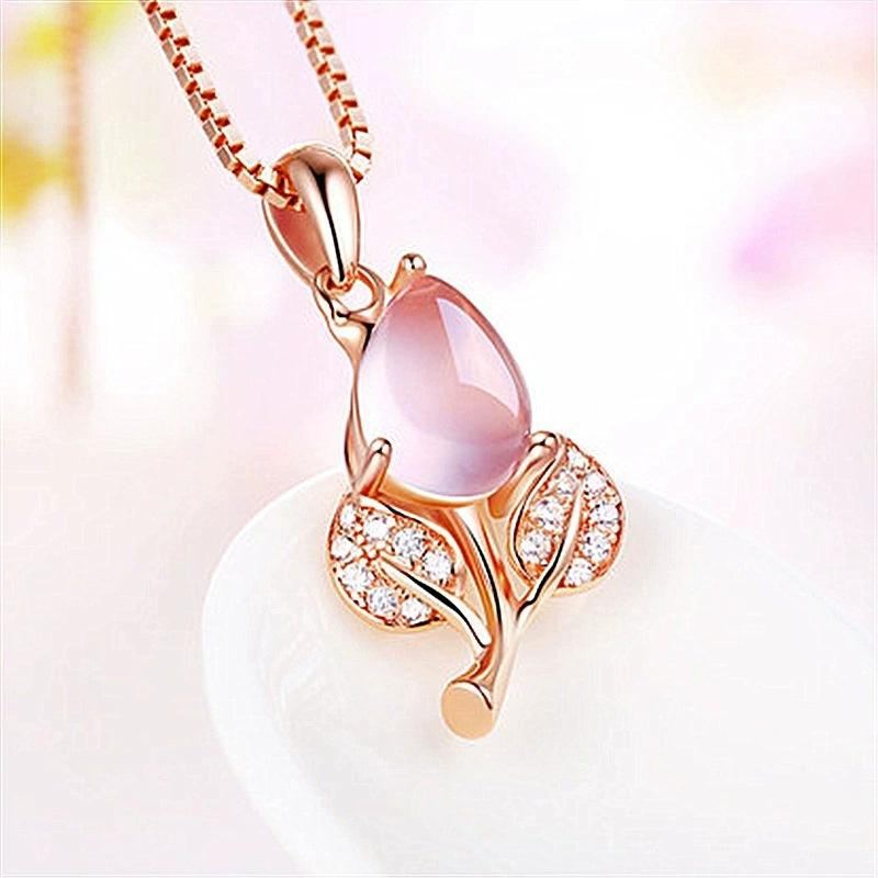 Pastoral style exquisite pink crystal hibiscus rose pendant necklace for women, inlaid with diamonds, blooming flowers, pink crystal flowers and