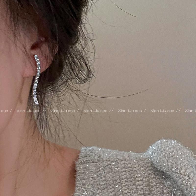 Серьги-гвоздики серебряные женские новые популярные серьги-гвоздики с темпераментом женские легкая роскошь высококлассное ощущение нишевые уникальные серьги женские