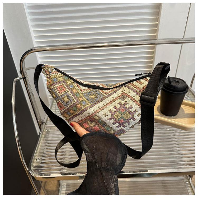 2023 Женская этническая шерстяная ретро сумка-пельмень через плечо - Универсальная и модная