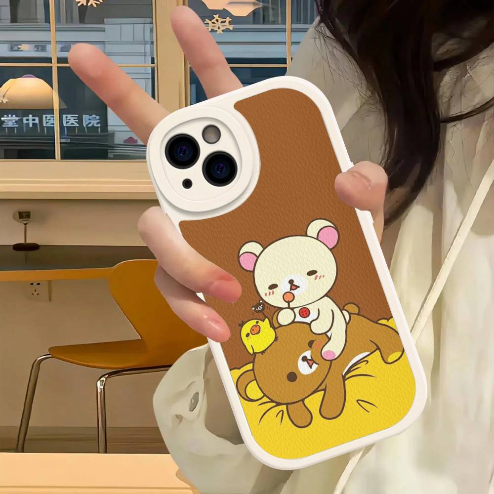 Мультяшный чехол для телефона с мишкой Рилаккума для iPhone 16 15 14 13 12 11 Pro Max Plus Ударопрочный кожаный чехол