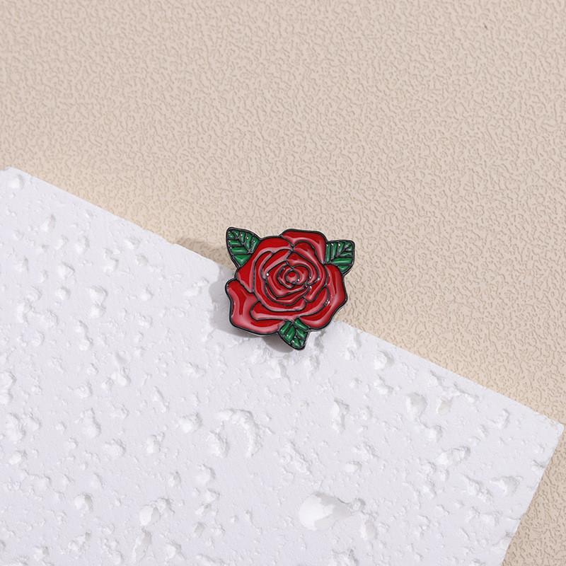 Stunning Alloy Rose Flower Brooch Creative Valentine's Day Gift For Men And Women