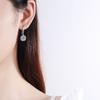 Серьги из серебра 925 пробы и корейская версия серег Pt950 с четырьмя размещенными крючками из камня моссана