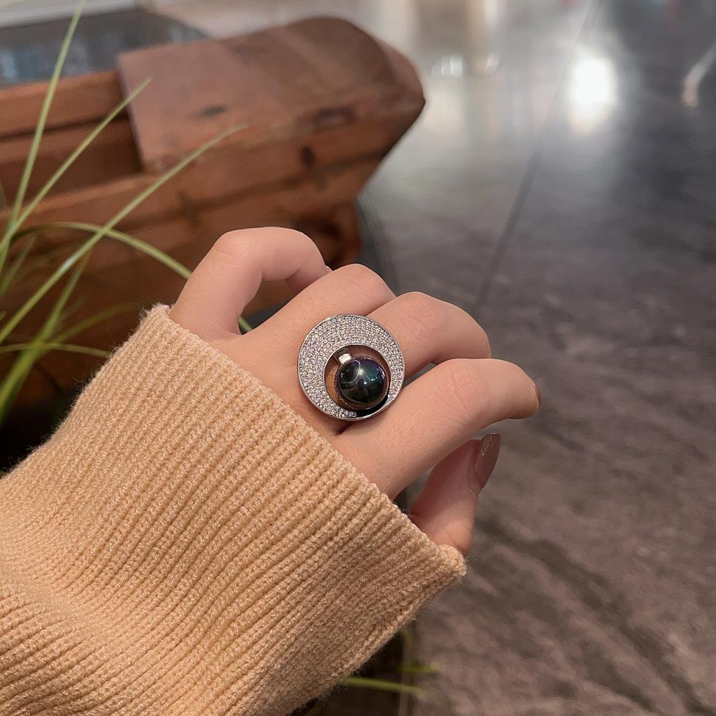 Кольцо с имитацией таитянского черного жемчуга, открытое, звездное, с ауральным свечением, роскошное, с темпераментом, ощущение высокого класса, полностью покрытое бриллиантами