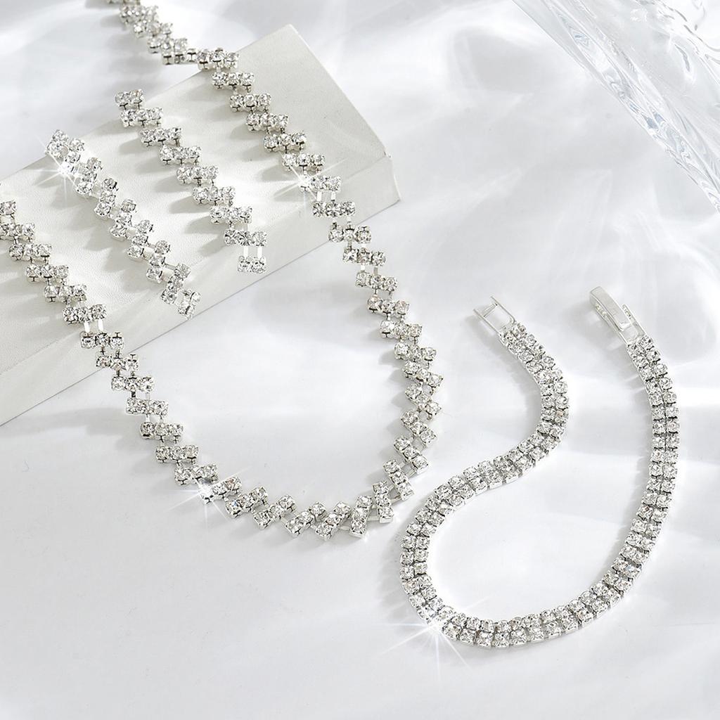 Ювелирные изделия Ожерелье с бриллиантами Три набора Универсальное Простое Свадебное Стразы Ключичная цепочка Цепочка на шею Ювелирные изделия
