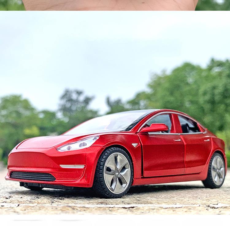 1:32 Tesla Model 3 Alloy Toy Car with Light & Sound Effects, Pull-Back Action.