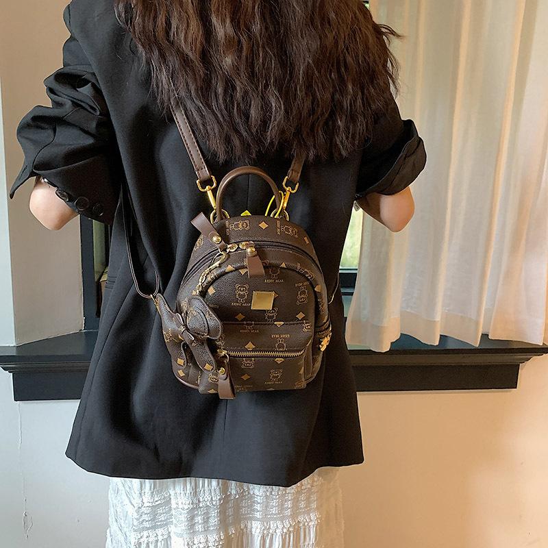 Fashion niche backpack women's 2025 new foreign style summer popular large-capacity girls college students portable backpack