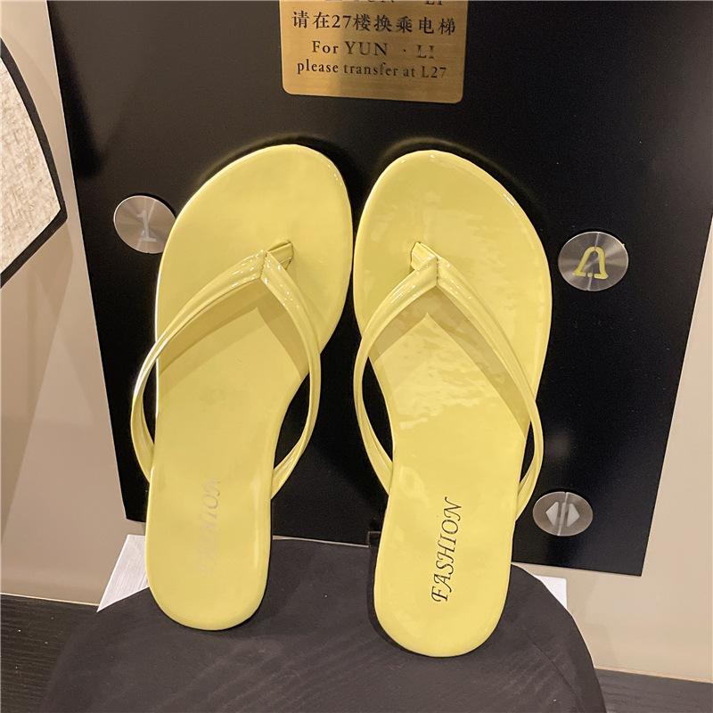 Small Flat Heel Flip-flop Shoes Women's Shoes 2025 New Summer Wear Sandals Toe Sandals Versatile